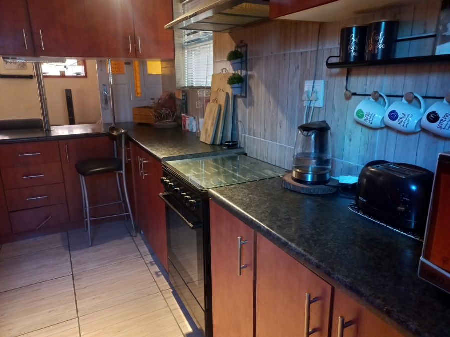 4 Bedroom Property for Sale in Portlands Western Cape